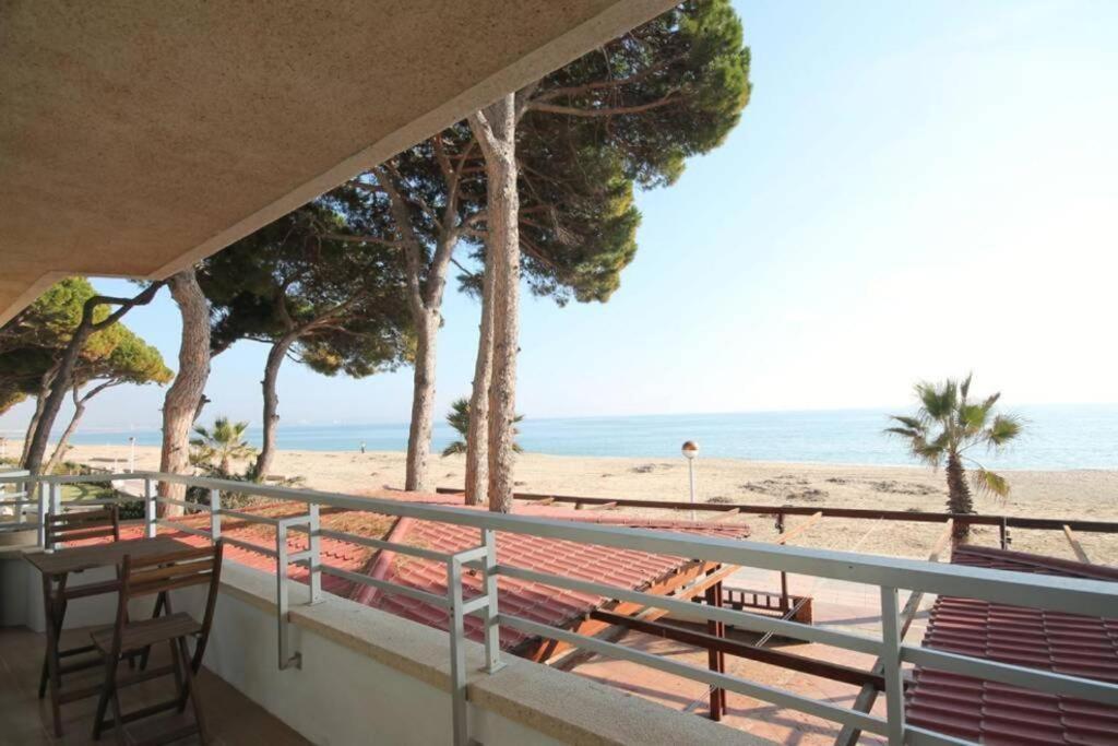 Apartamento Con Vistas Al Mar En Камбрілс Екстер'єр фото